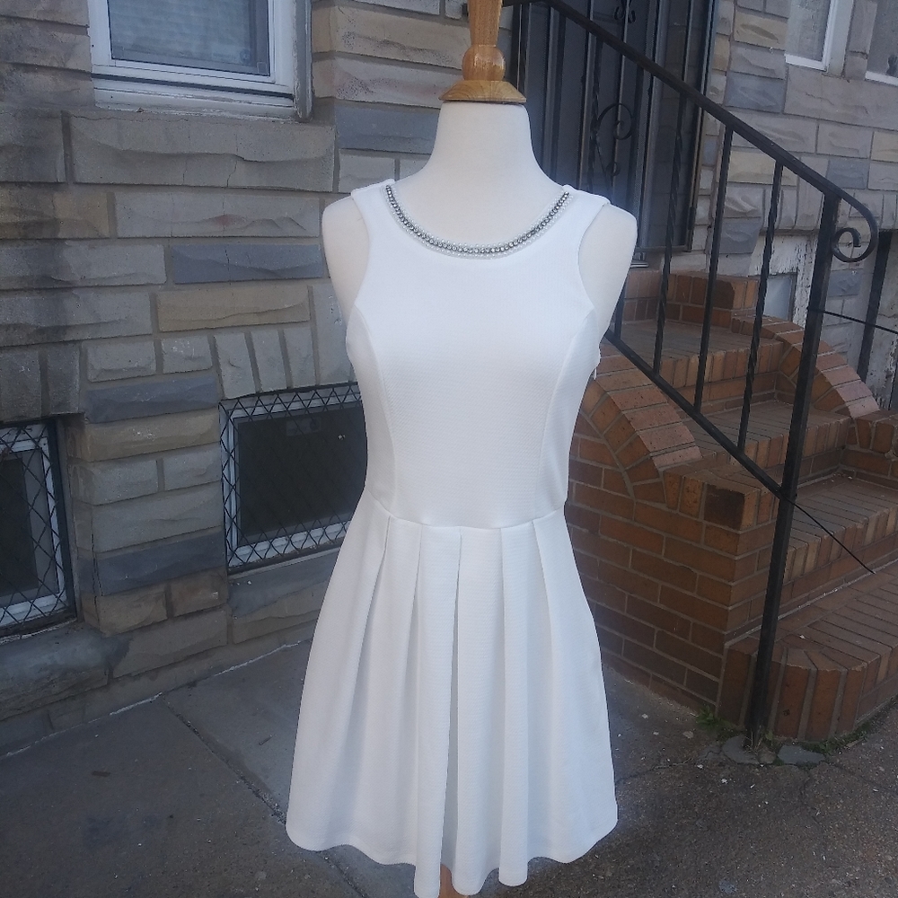 Francescas | Pleated Bow Dress w/ Bling & Pearls - Picture 1 of 8